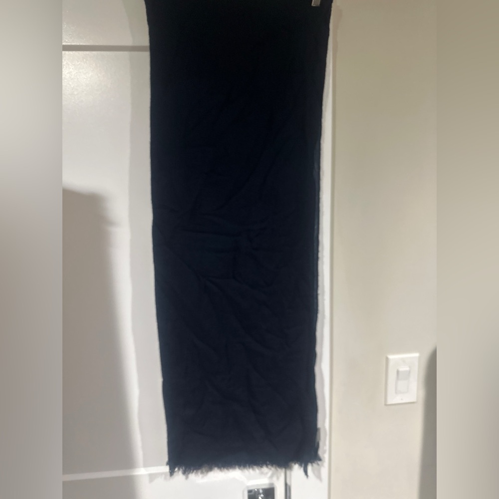 John Varvatos 100% Cashmere Scarf – Navy – Made in Italy